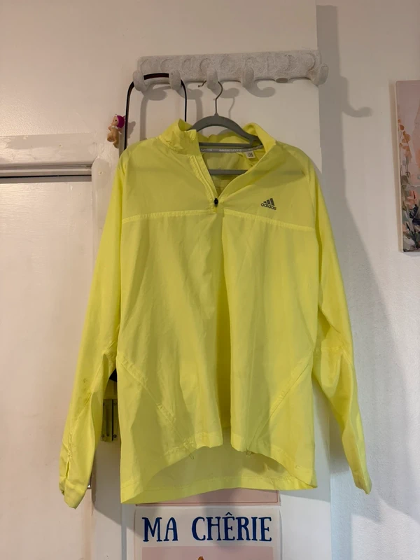 Adidas žuti šuškavac — fotografija 2