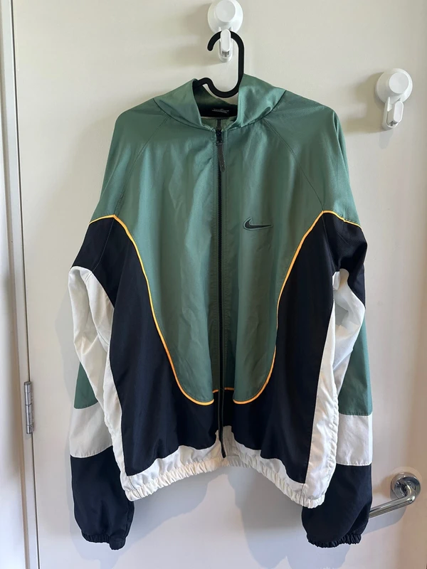Nike crno-zeleni šuškavac